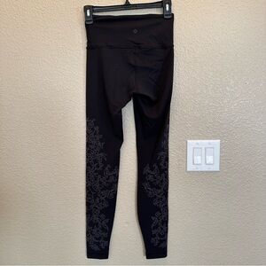 Lululemon Always on High-Rise Tight 28” Flocked Everlux Black sz 4